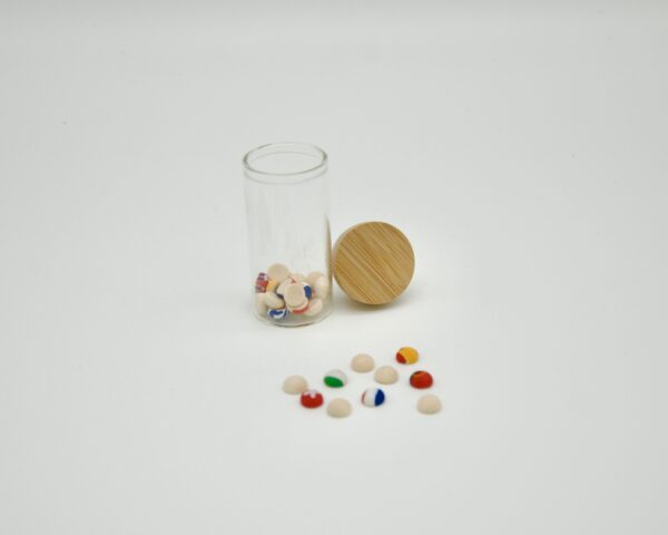 30 pines de madera con banderas europeas pintadas a mano — Memory Map Edición Europa towhom.de